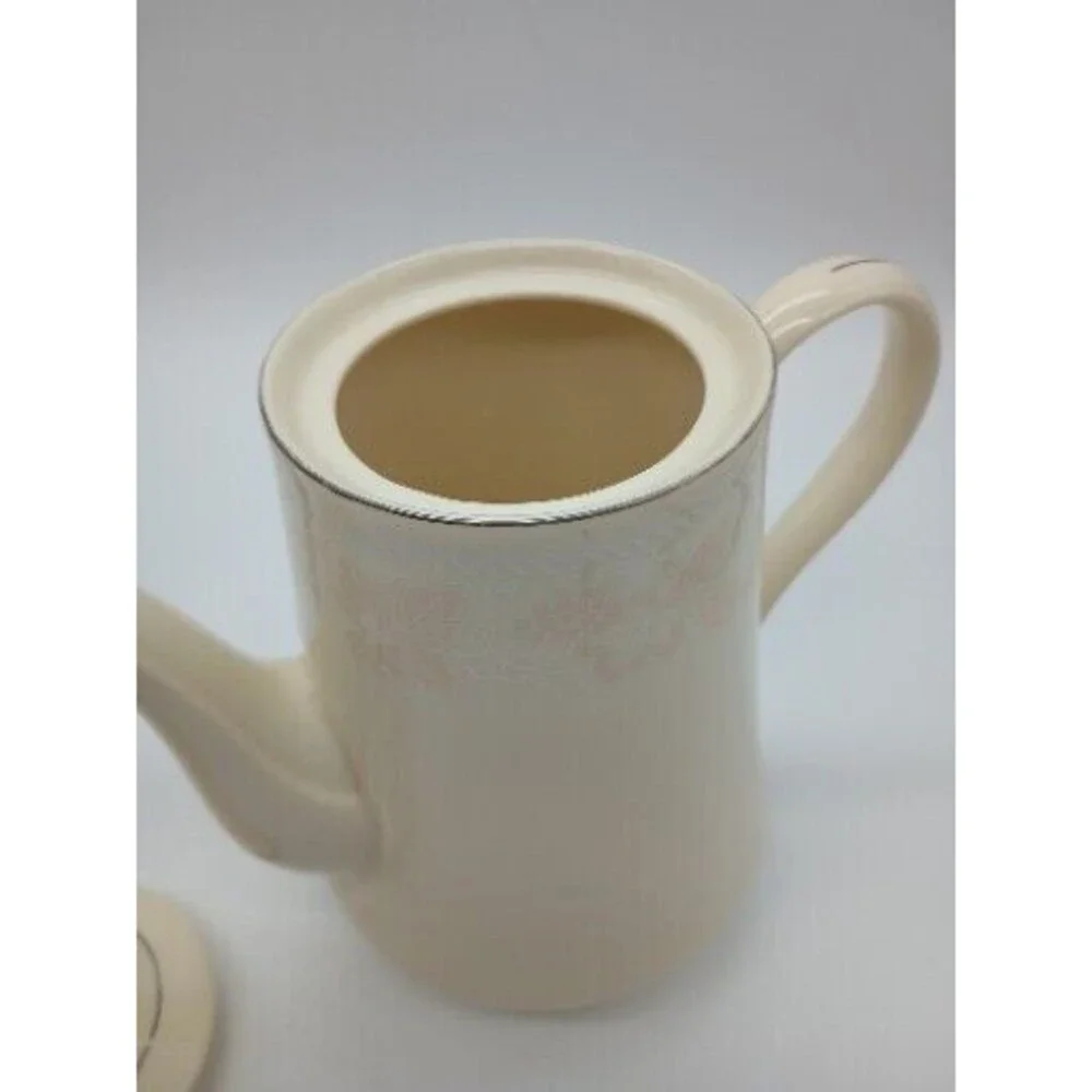 Budlet Teapot Ivory Fine China Leaf Vine Pattern
